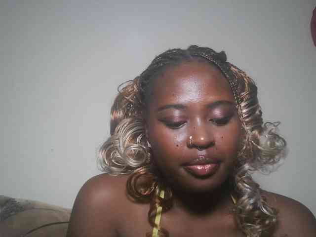 DaisyafterDark_ webcam