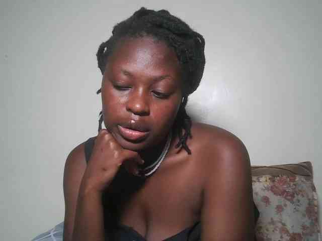 DaisyafterDark_ webcam