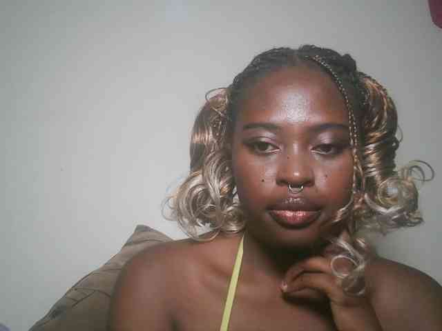 DaisyafterDark_ webcam