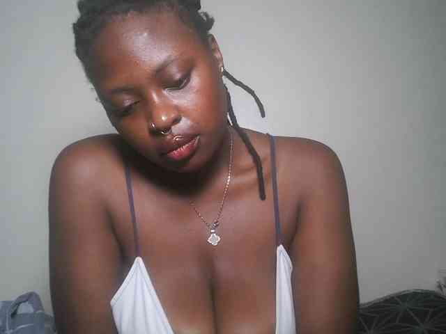 DaisyafterDark_ webcam