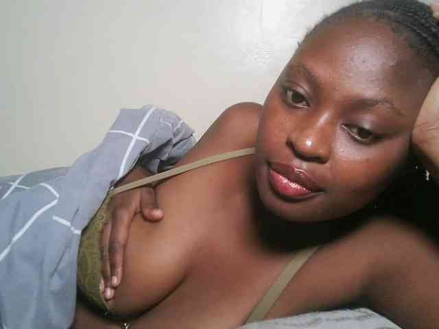 DaisyafterDark_ webcam