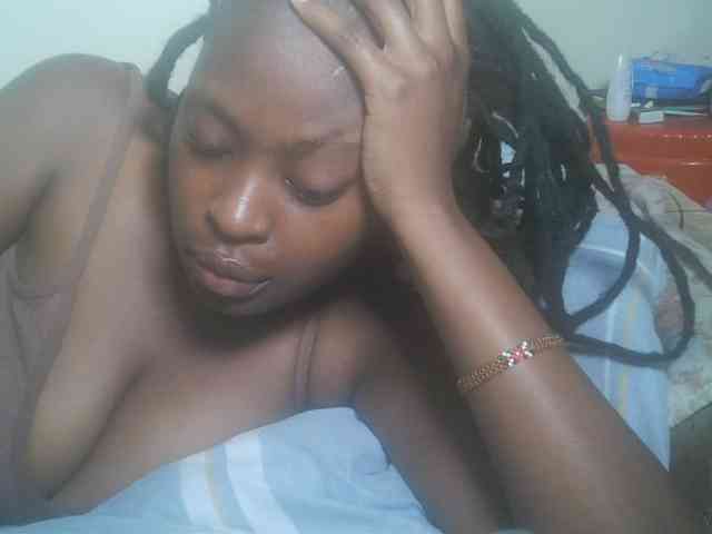 DaisyafterDark_ webcam