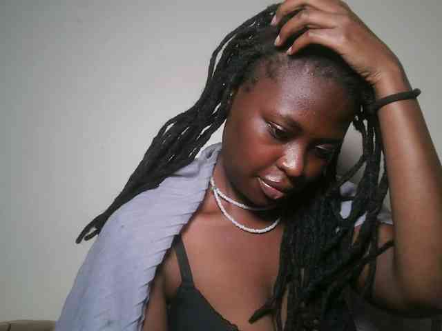 DaisyafterDark_ webcam
