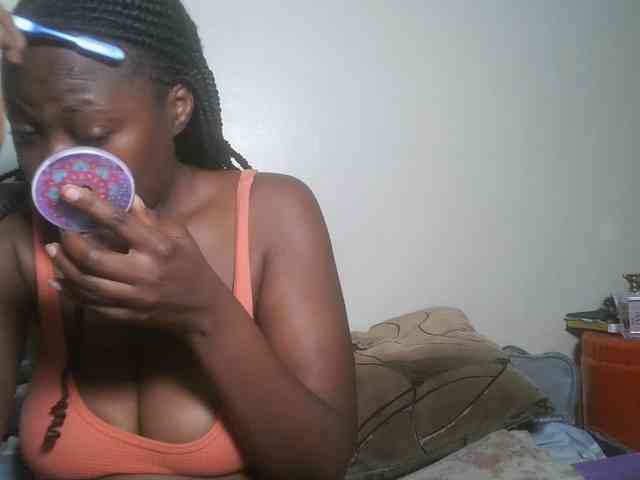 DaisyafterDark_ webcam