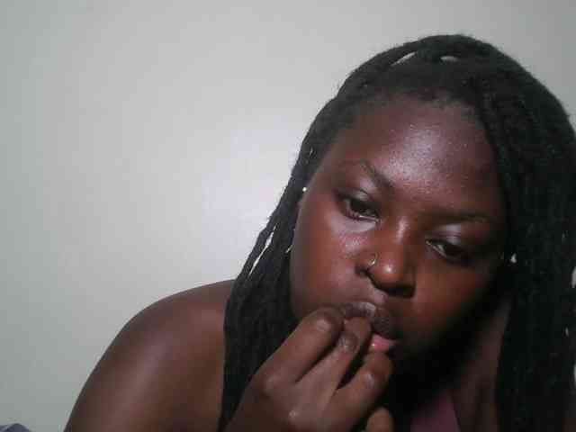 DaisyafterDark_ webcam
