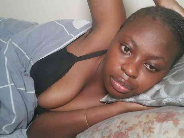 DaisyafterDark_ webcam