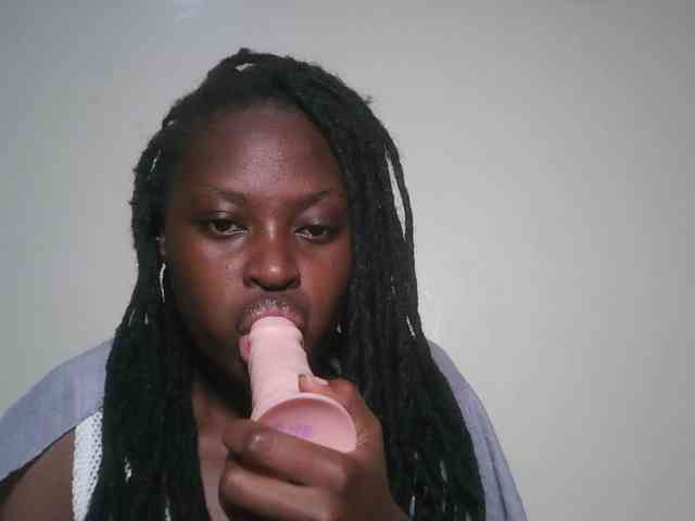 DaisyafterDark_ webcam