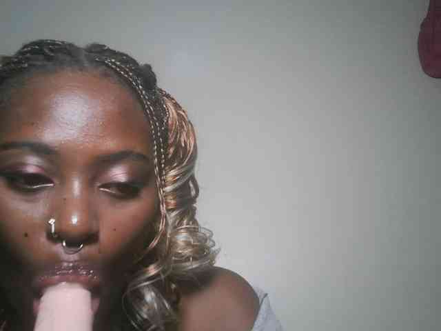 DaisyafterDark_ webcam
