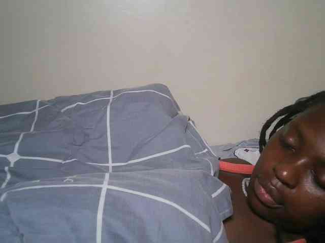 DaisyafterDark_ webcam