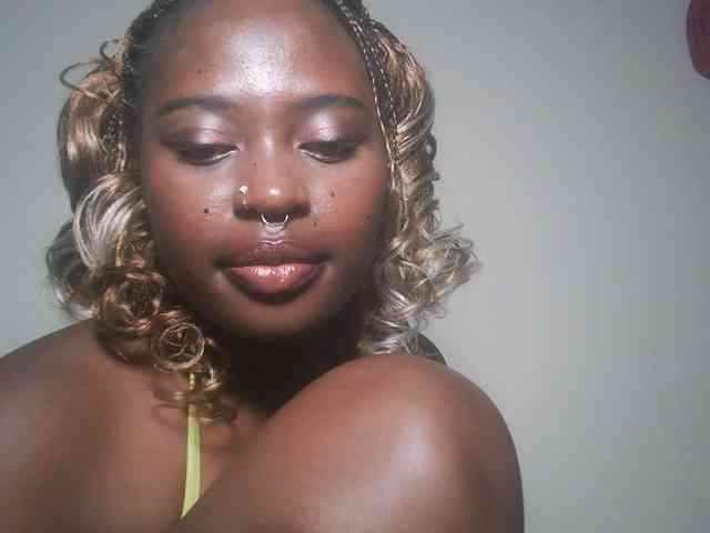 DaisyafterDark_ webcam