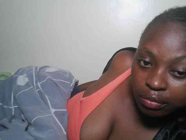 DaisyafterDark_ webcam
