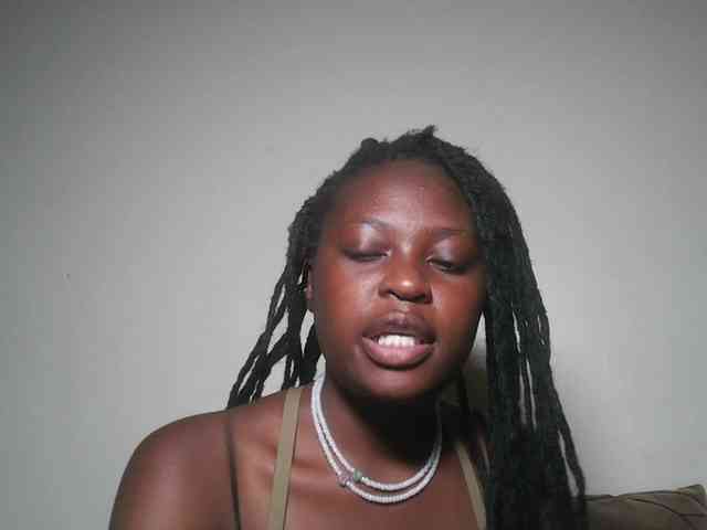 DaisyafterDark_ webcam