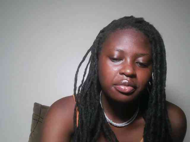 DaisyafterDark_ webcam
