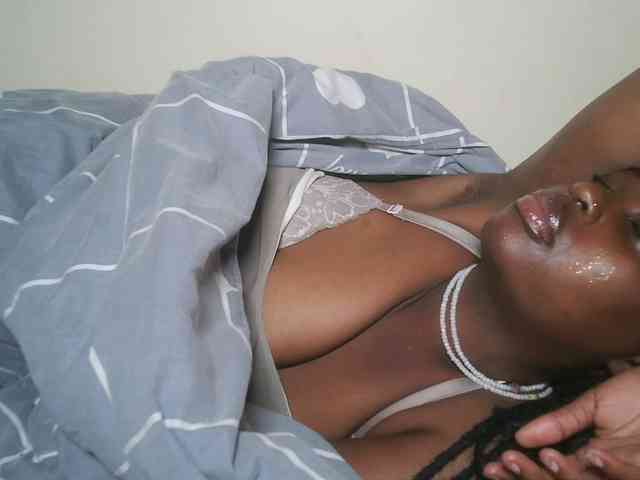 DaisyafterDark_ webcam