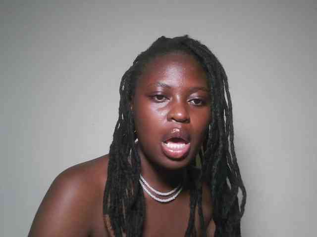 DaisyafterDark_ webcam