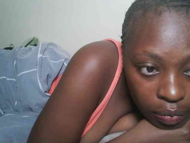 DaisyafterDark_ webcam