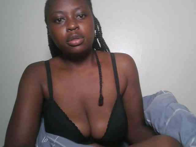 DiasyafterDark Live Webcam on BongaCams