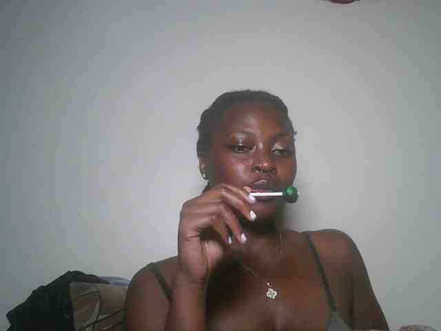 DaisyafterDark_ webcam