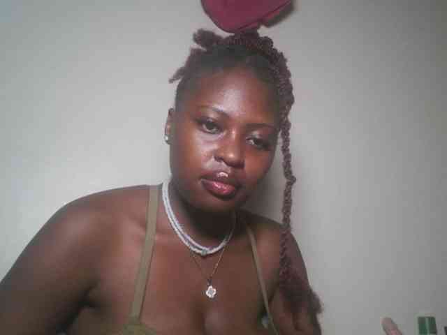 DaisyafterDark_ webcam