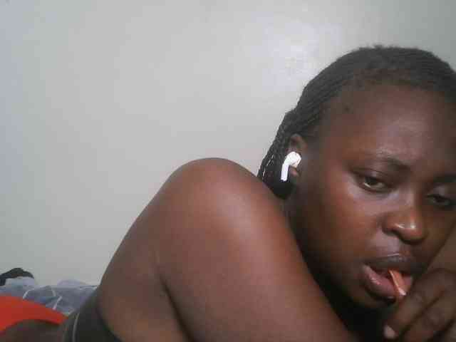 DaisyafterDark_ webcam