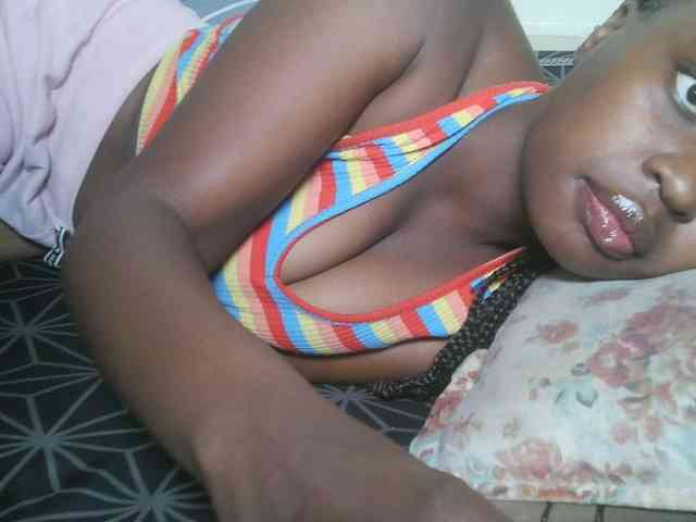DaisyafterDark_ webcam