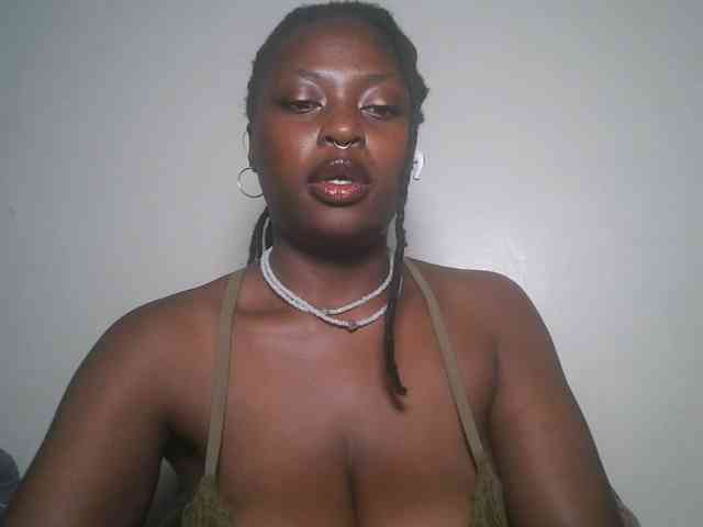 DaisyafterDark_ webcam
