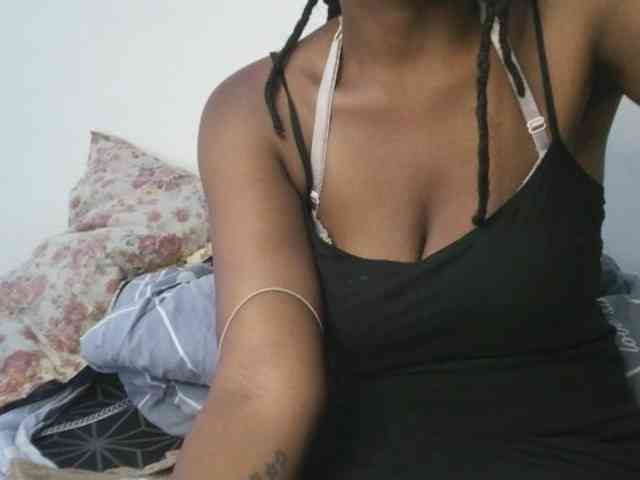DaisyafterDark_ webcam