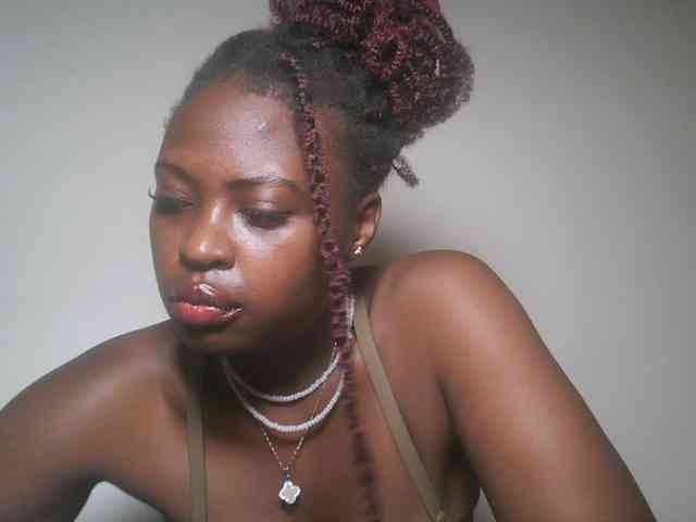 DaisyafterDark_ webcam