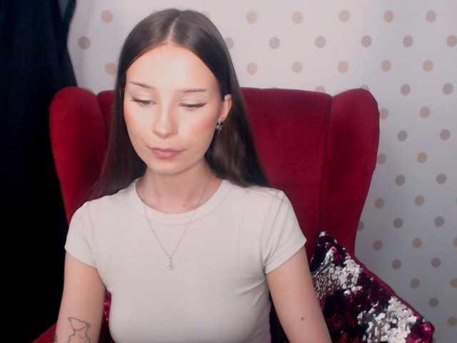 EmilyHoney live cam on BongaCams