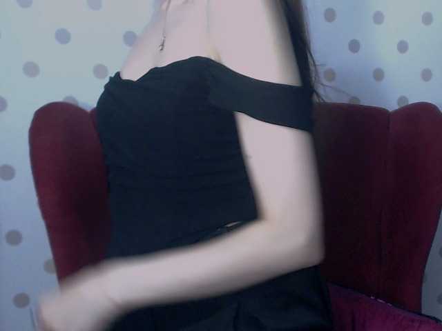 EmilyHoney live cam on BongaCams
