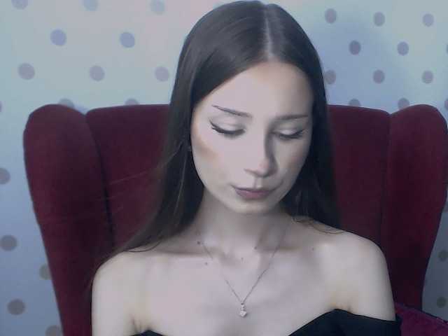 EmilyHoney live cam on BongaCams
