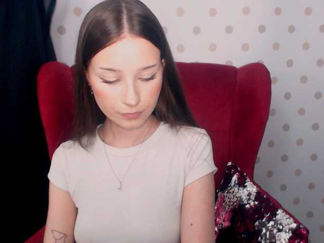 EmilyHoney live cam on BongaCams