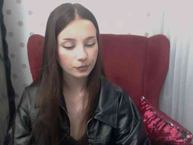 EmilyHoney webcam
