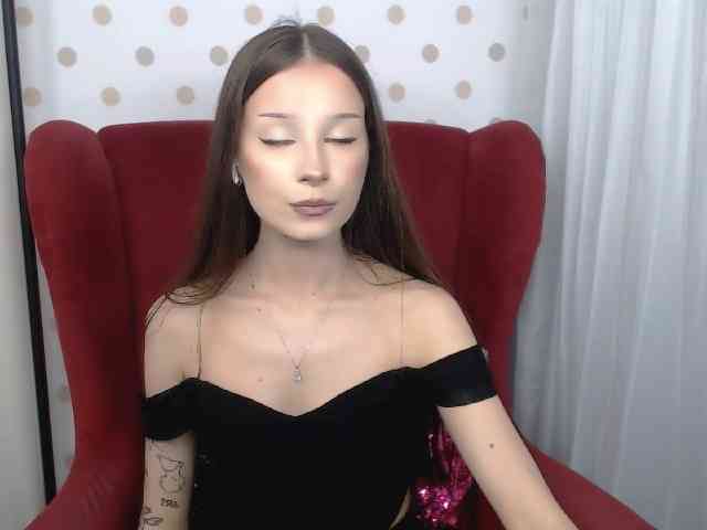 EmilyHoney webcam