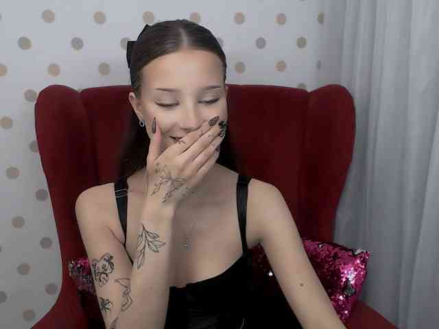 EmilyHoney webcam