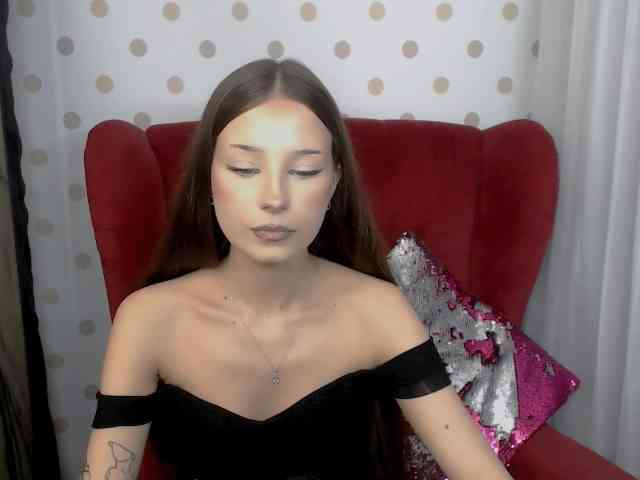 EmilyHoney webcam