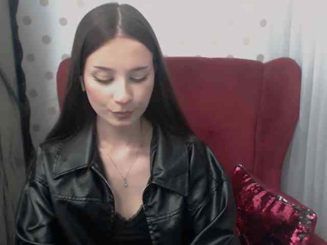 EmilyHoney webcam