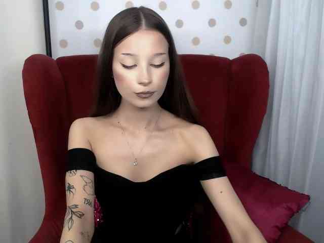 EmilyHoney webcam