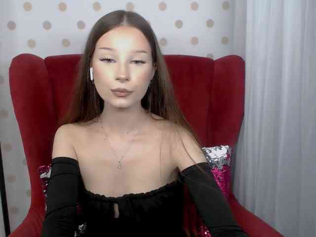 モデル: EmilyHoney