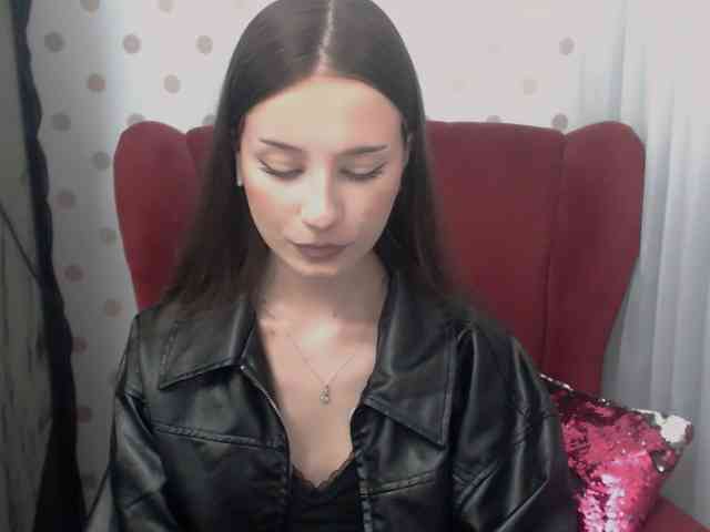 EmilyHoney webcam