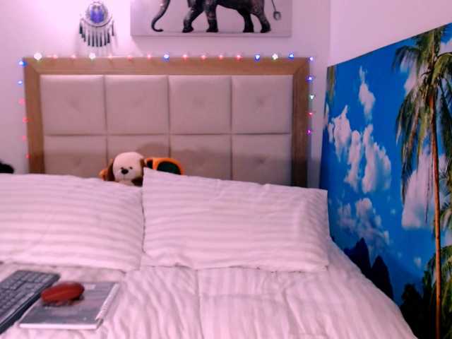 Valentina-Hearts live webcam show