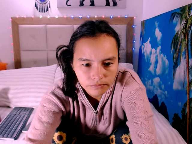 Valentina-Hearts live webcam show