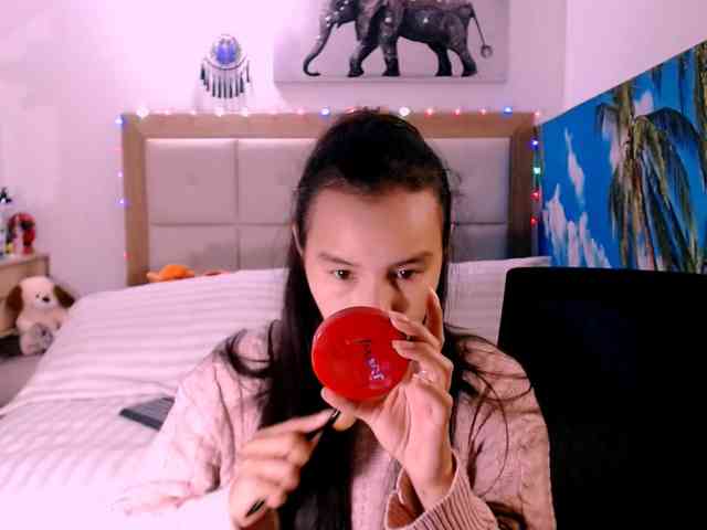 Valentina-Hearts webcam