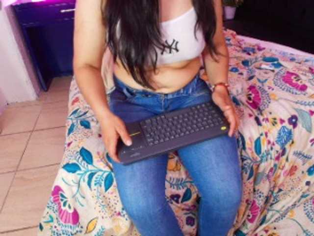 ChannelCristal live cam on BongaCams