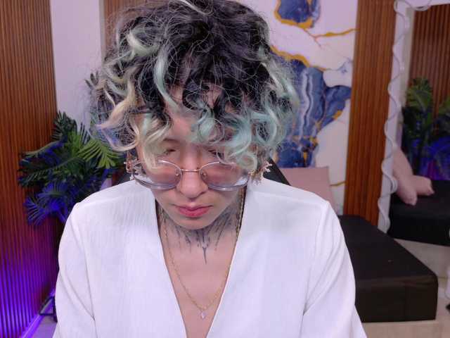 Lyra-tay live cam on BongaCams