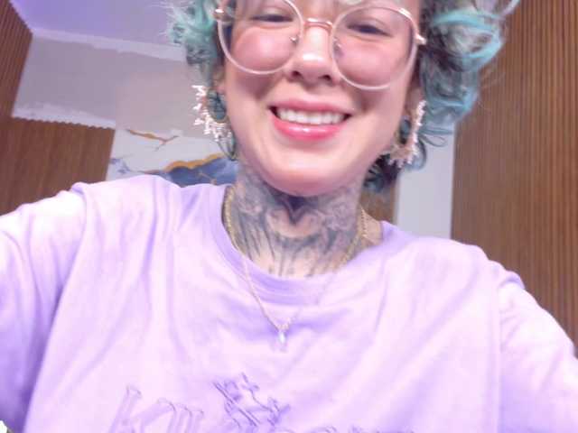 Lyra-tay live cam on BongaCams
