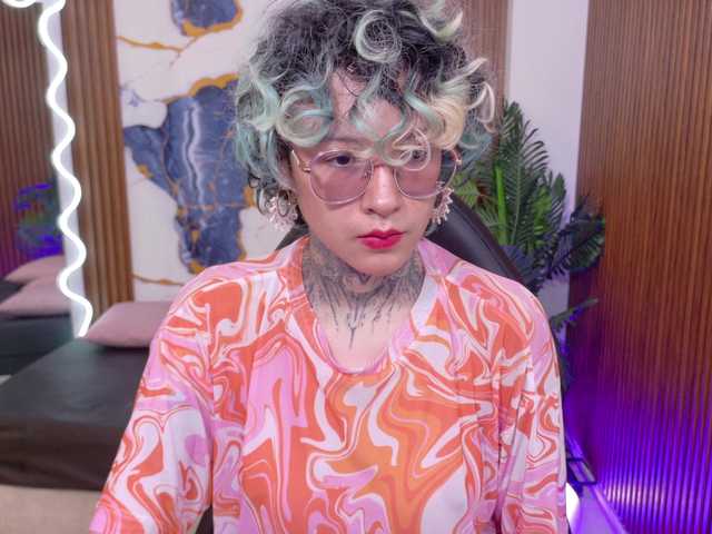Lyra-tay live cam on BongaCams