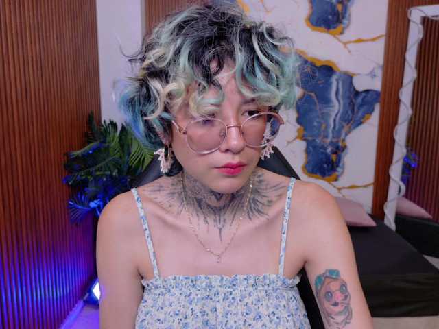 Lyra-tay live cam on BongaCams
