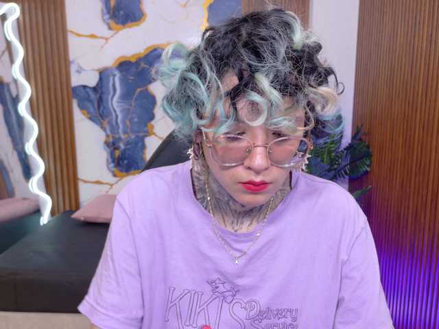 Lyra-tay live cam on BongaCams