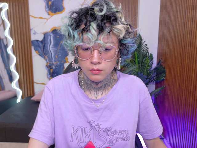 Lyra-tay live cam on BongaCams